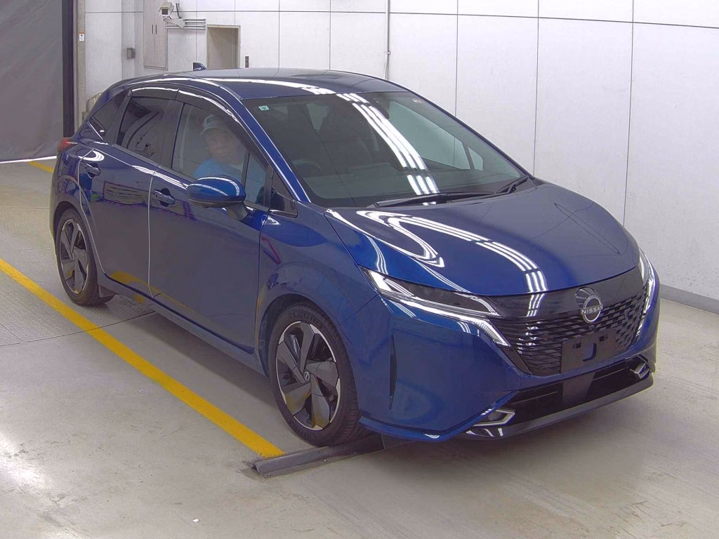 Nissan Aura
