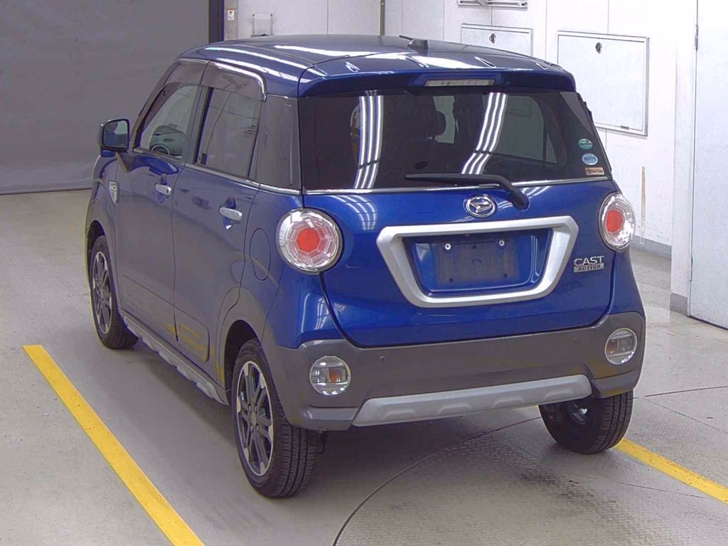 DAIHATSU CAST