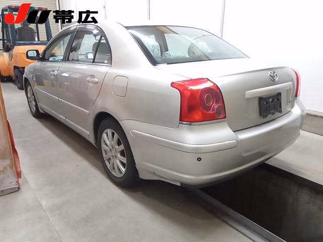 TOYOTA AVENSIS