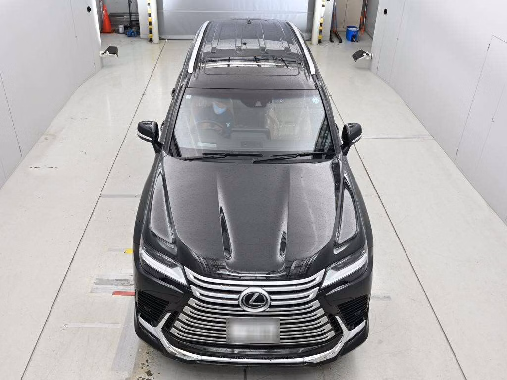 Lexus LX600