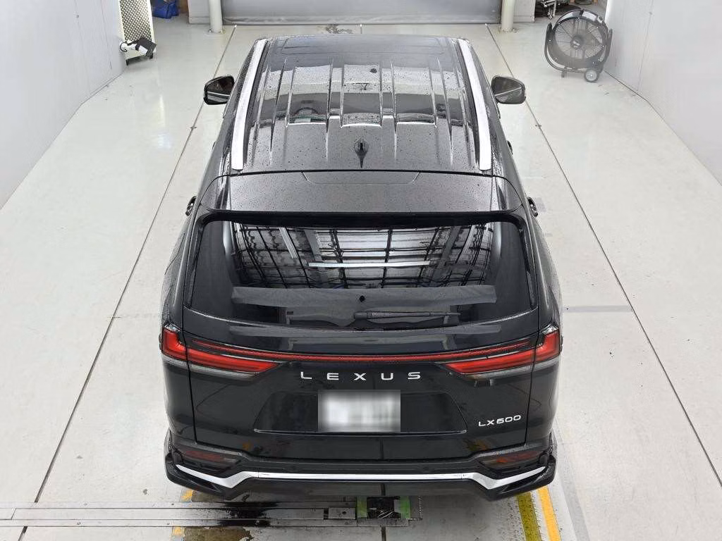 Lexus LX600