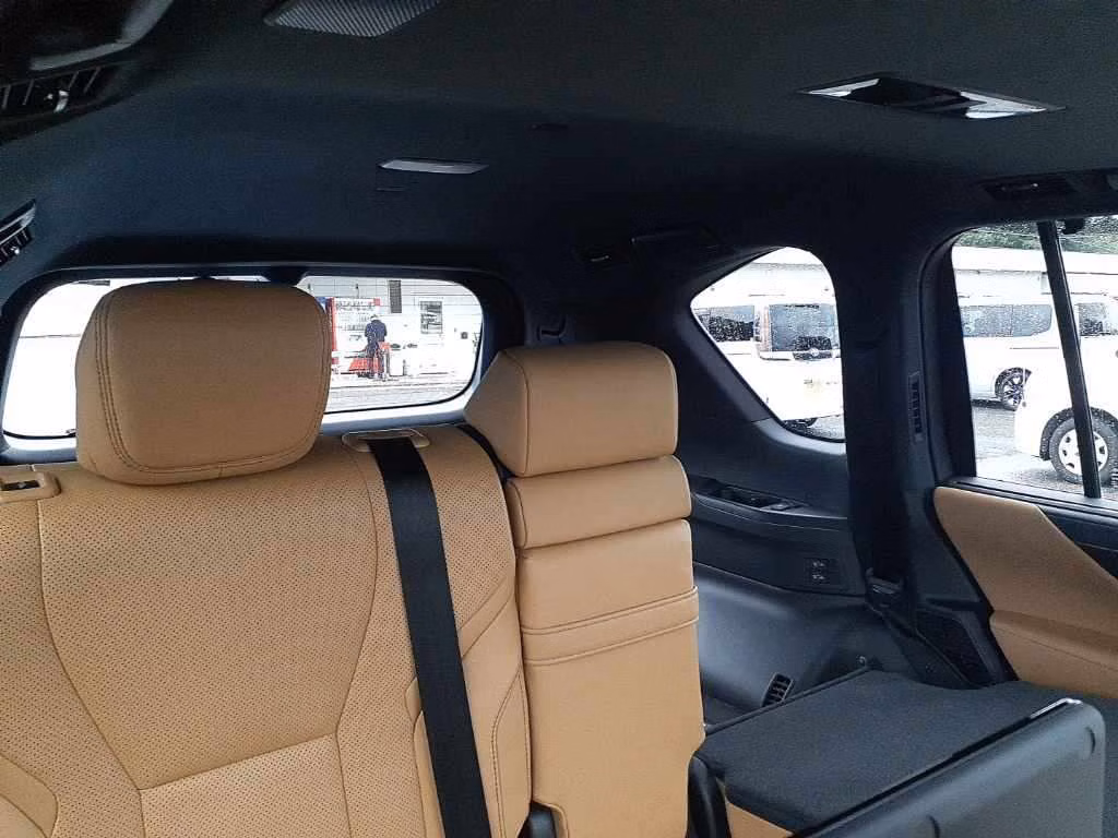 Lexus LX600