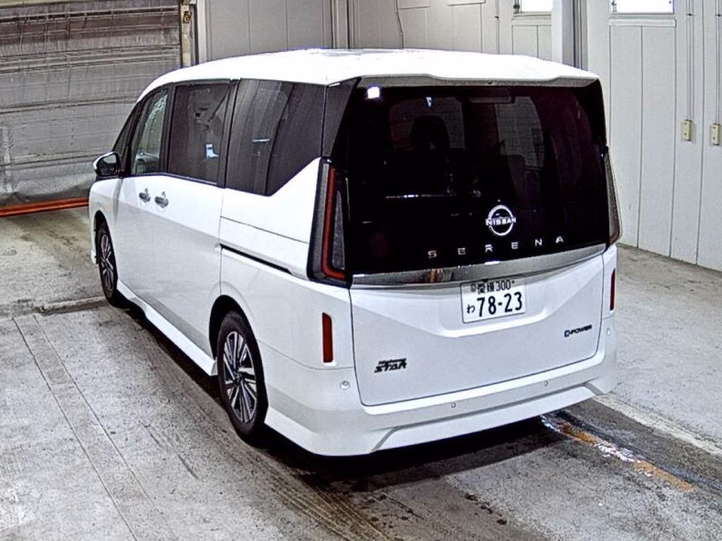 NISSAN SERENA