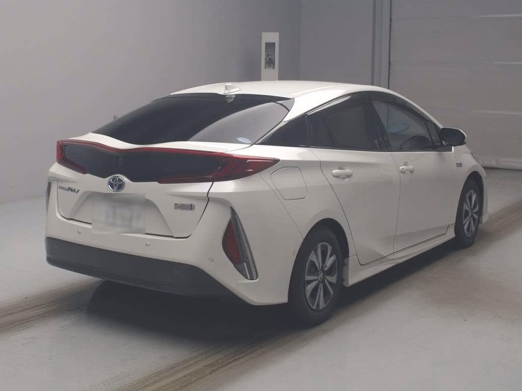 TOYOTA PRIUS PHV