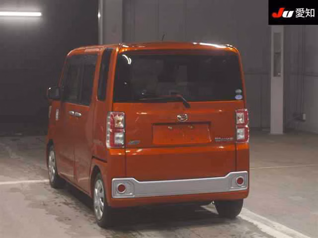 DAIHATSU WAKE