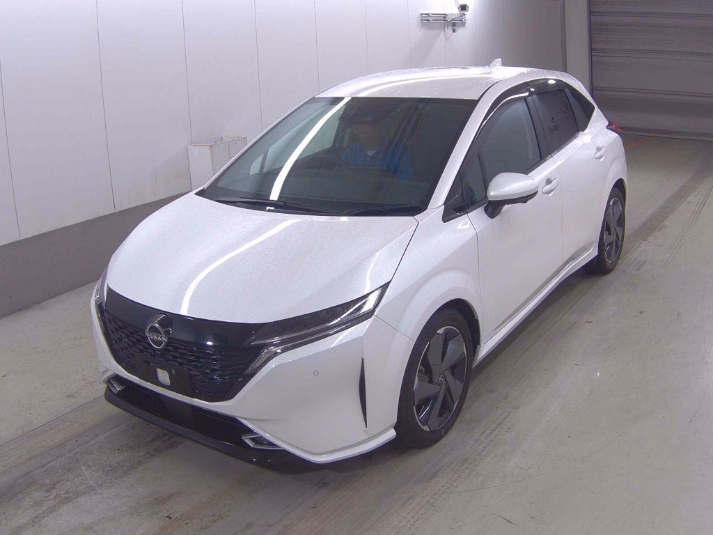 Nissan Aura