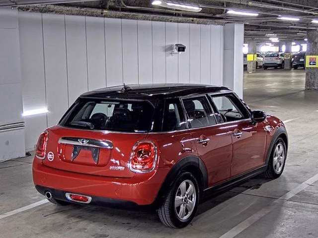 MINI HATCH