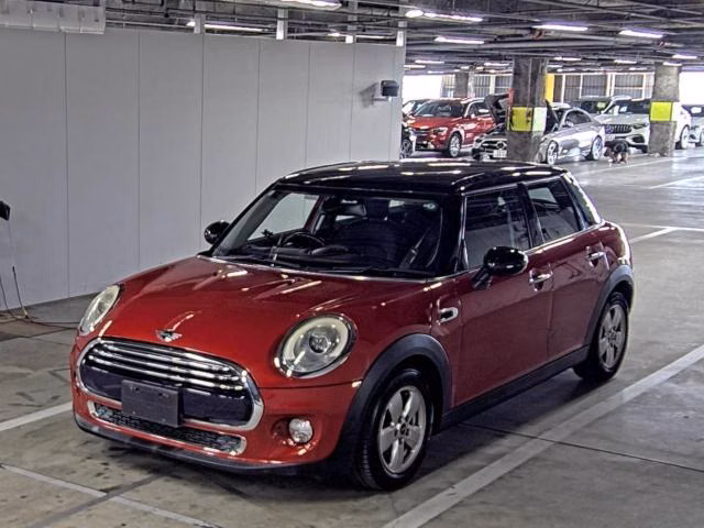 MINI HATCH