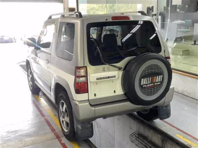 Mitsubishi Pajero Mini