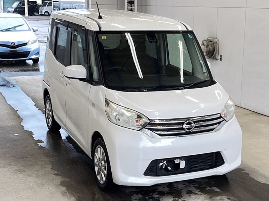 NISSAN DAYZ ROOX