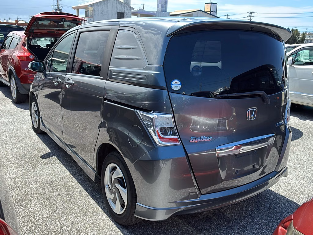 HONDA FREED SPIKE