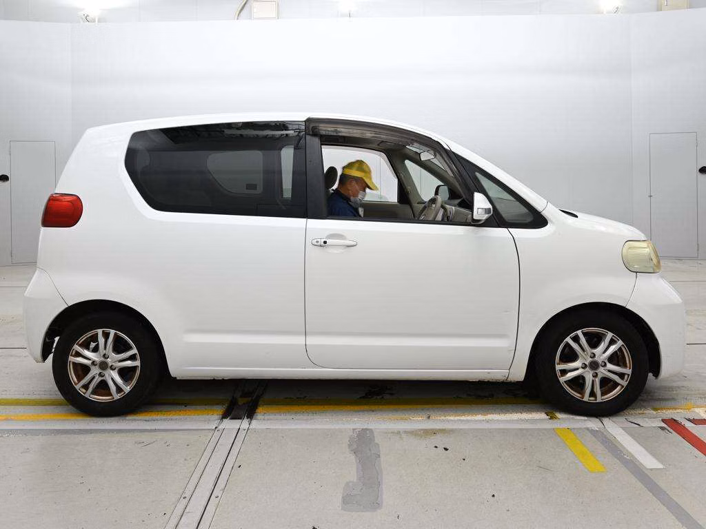 TOYOTA PORTE