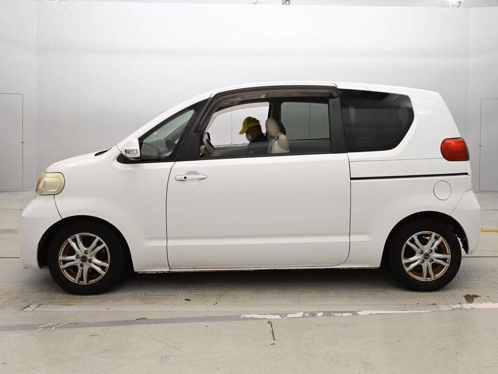 TOYOTA PORTE