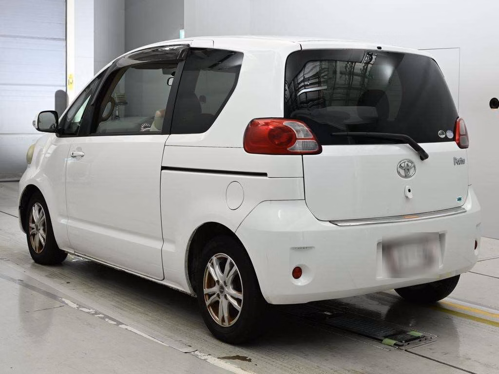 TOYOTA PORTE