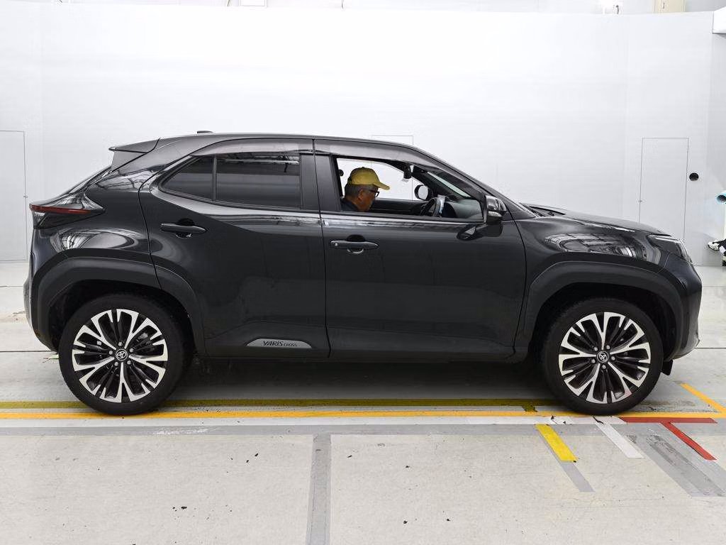 TOYOTA YARIS CROSS