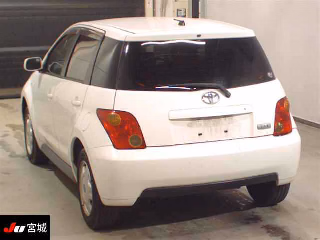 TOYOTA IST