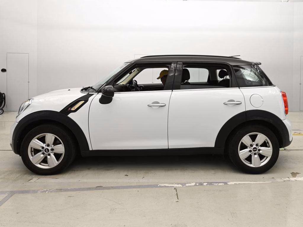 MINI CROSSOVER