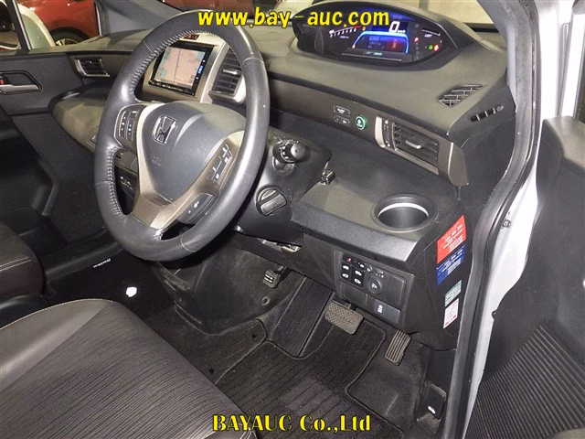 HONDA FREED SPIKE