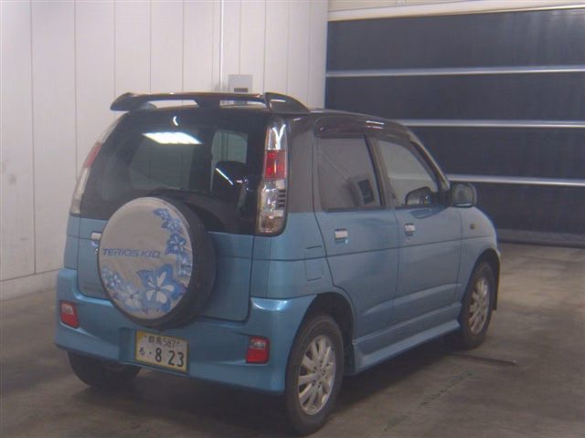 DAIHATSU TERIOS KID