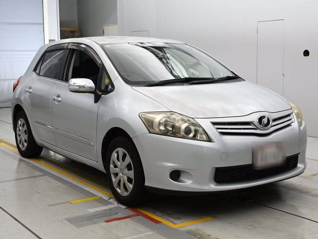 TOYOTA AURIS