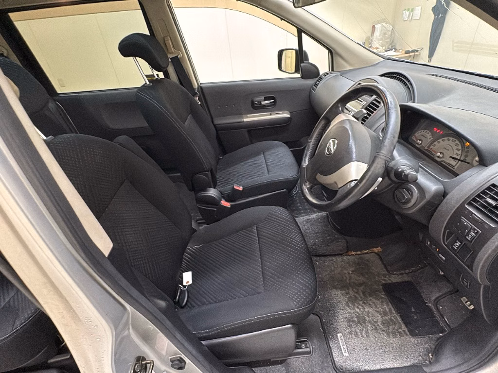 NISSAN LAFESTA