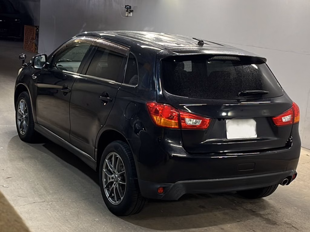 MITSUBISHI RVR