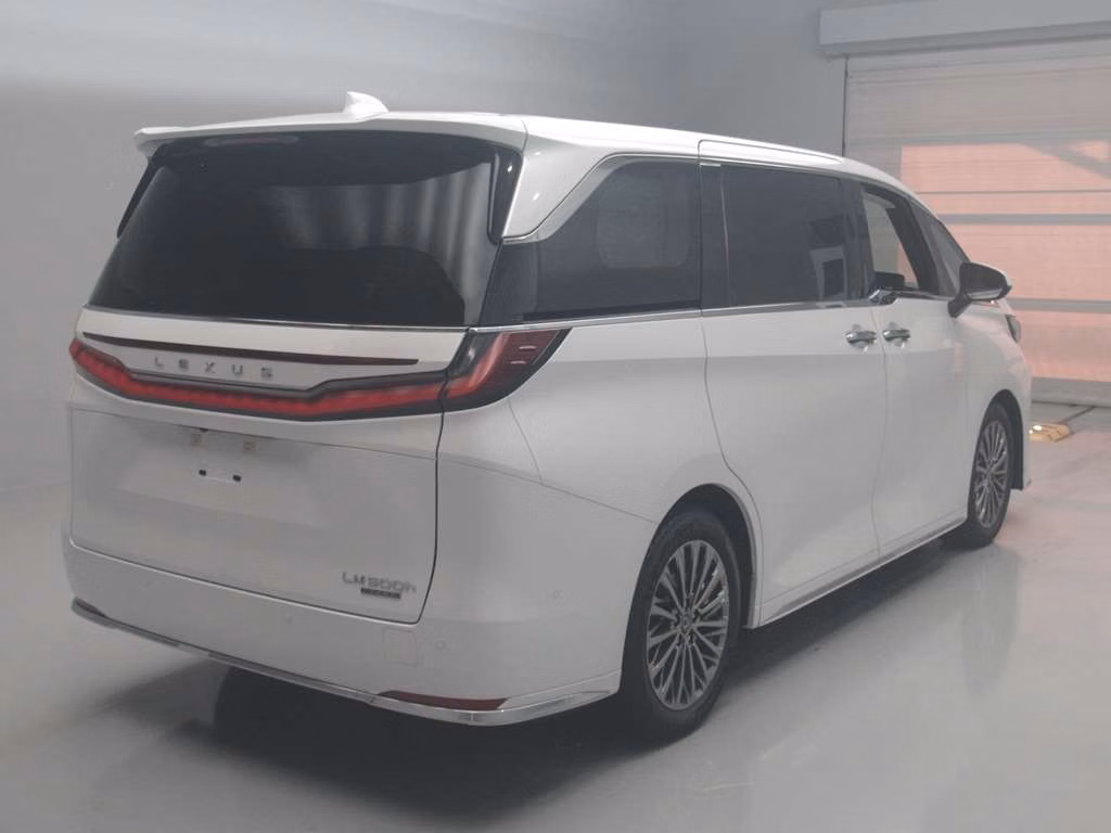 Lexus LM500h