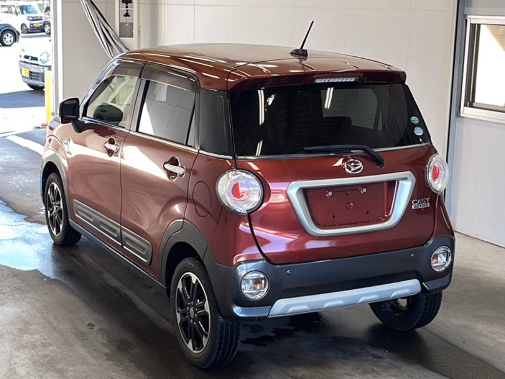 DAIHATSU CAST