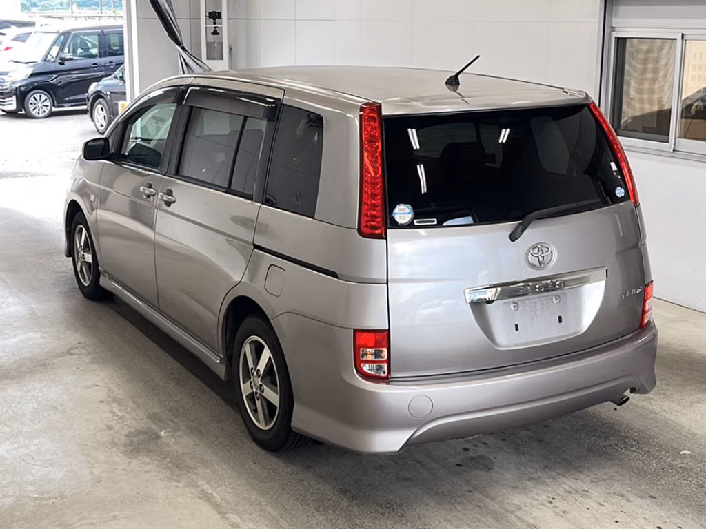 TOYOTA ISIS