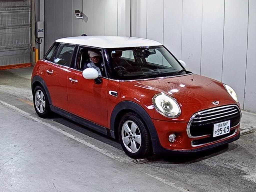 MINI HATCH