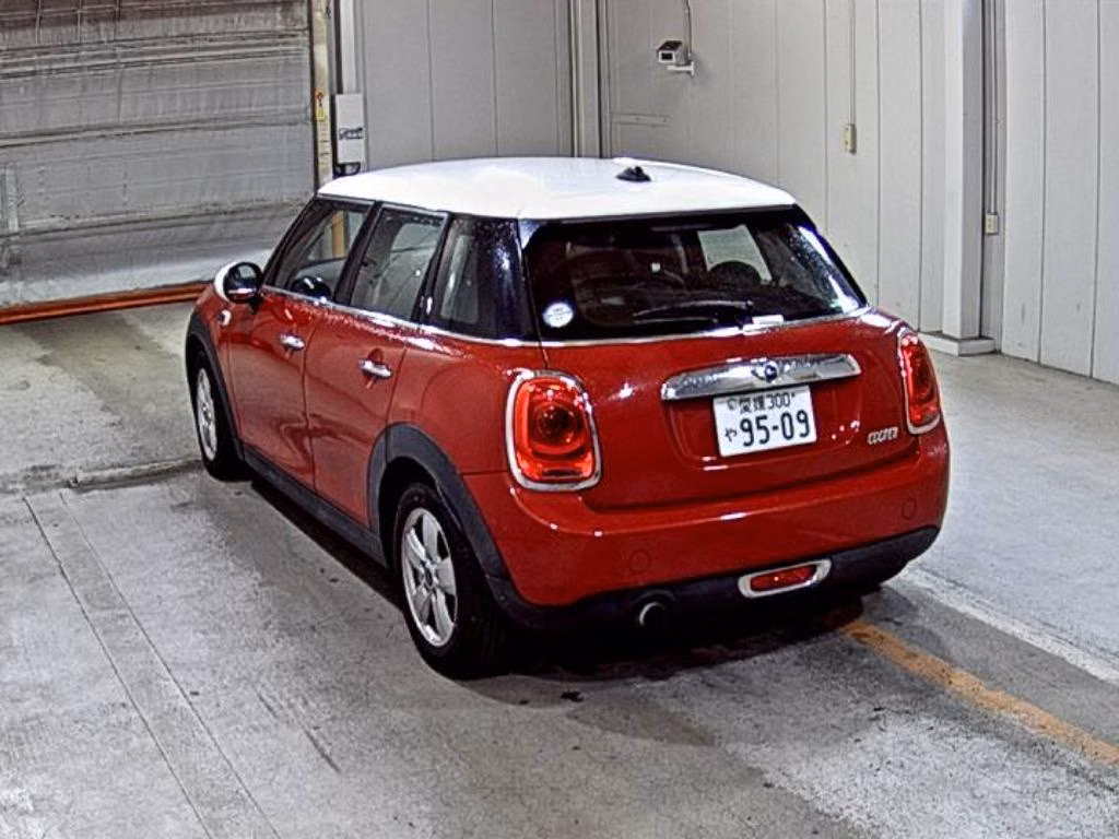 MINI HATCH