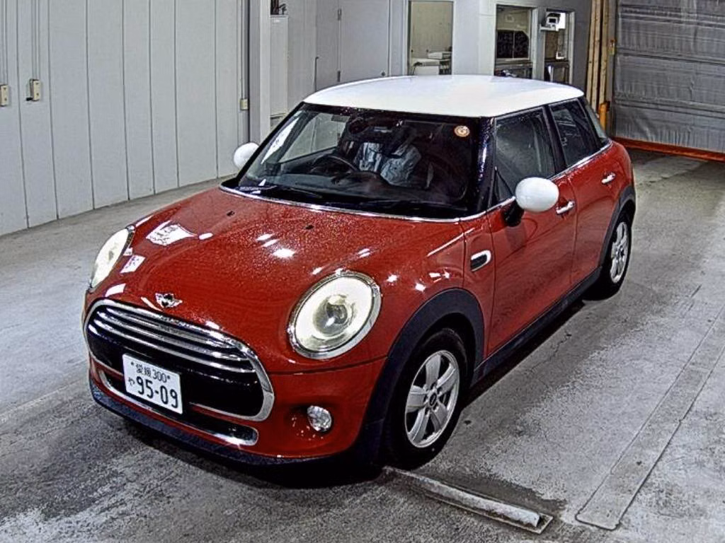 MINI HATCH