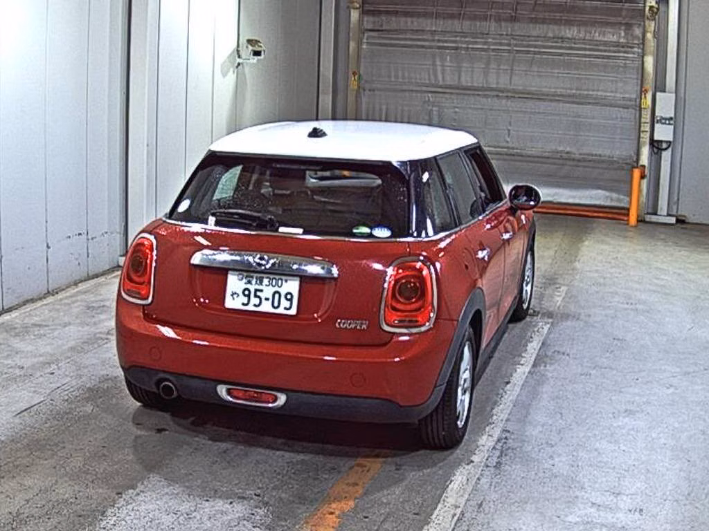 MINI HATCH