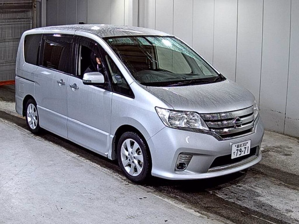 NISSAN SERENA