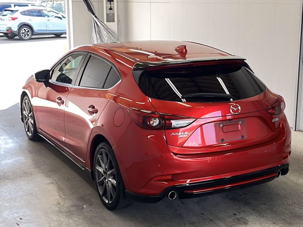MAZDA AXELA