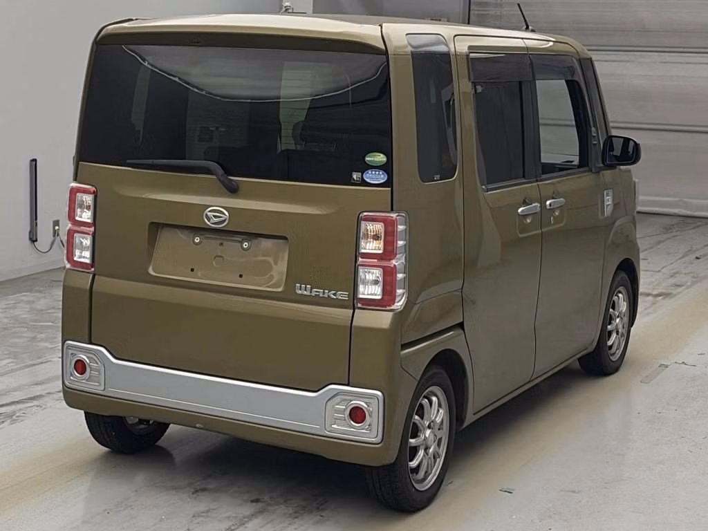 DAIHATSU WAKE