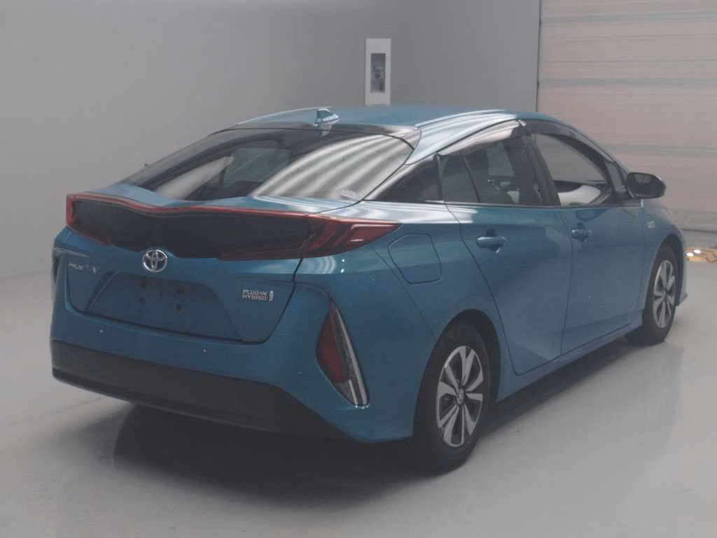 TOYOTA PRIUS PHV