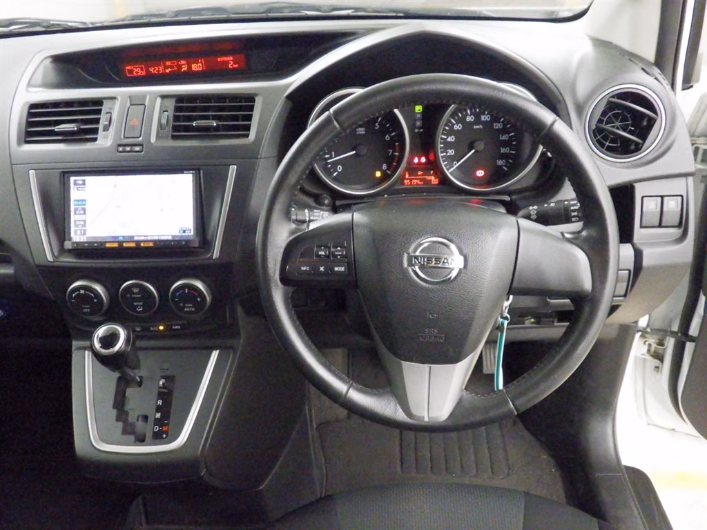 NISSAN LAFESTA