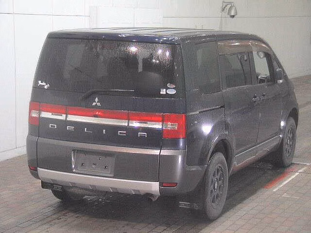 Mitsubishi Delica D:5