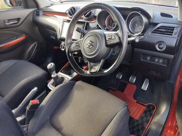 SUZUKI SWIFT
