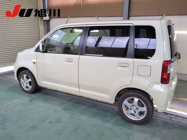Nissan Otti