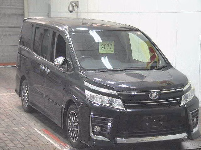 TOYOTA VOXY