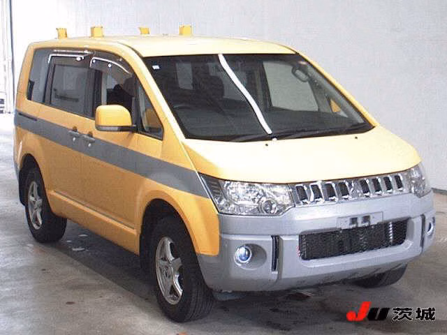 Mitsubishi Delica D:5