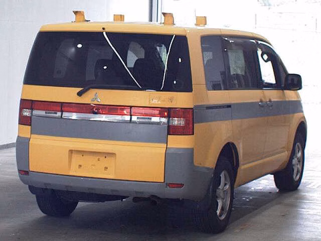 Mitsubishi Delica D:5