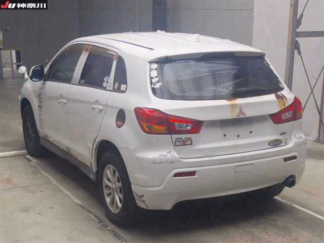 MITSUBISHI RVR