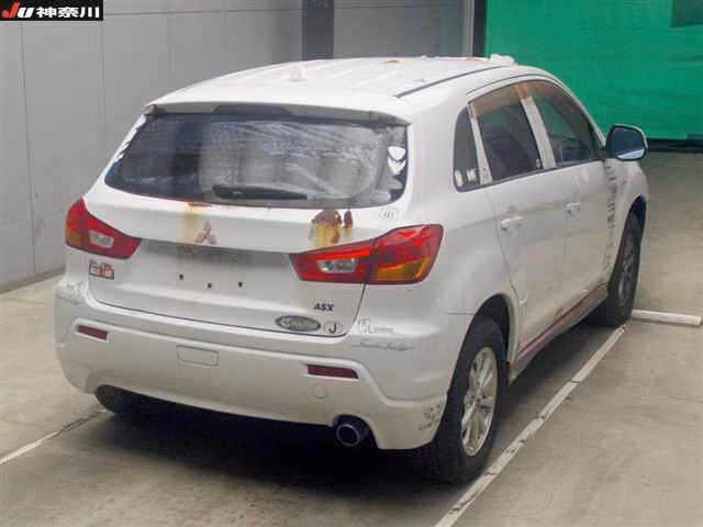 MITSUBISHI RVR