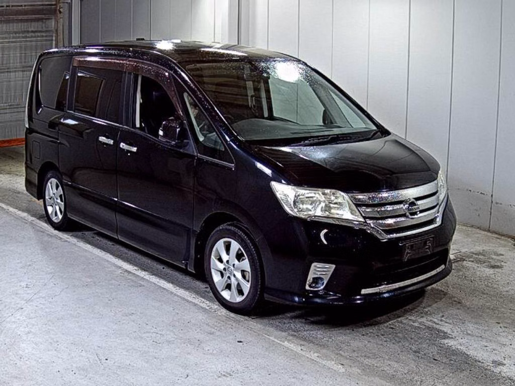 NISSAN SERENA