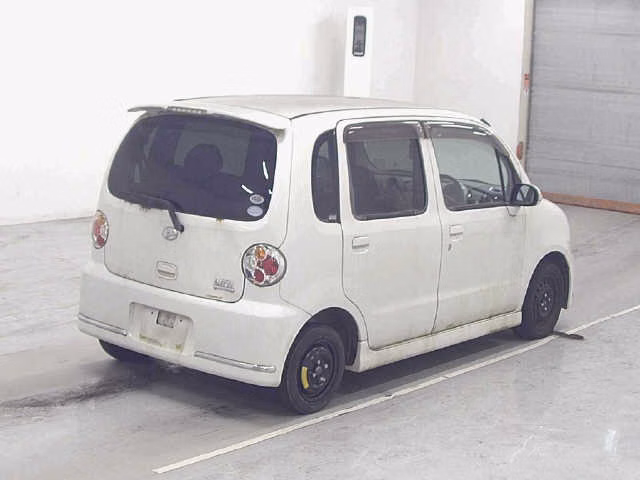 DAIHATSU MOVE LATTE