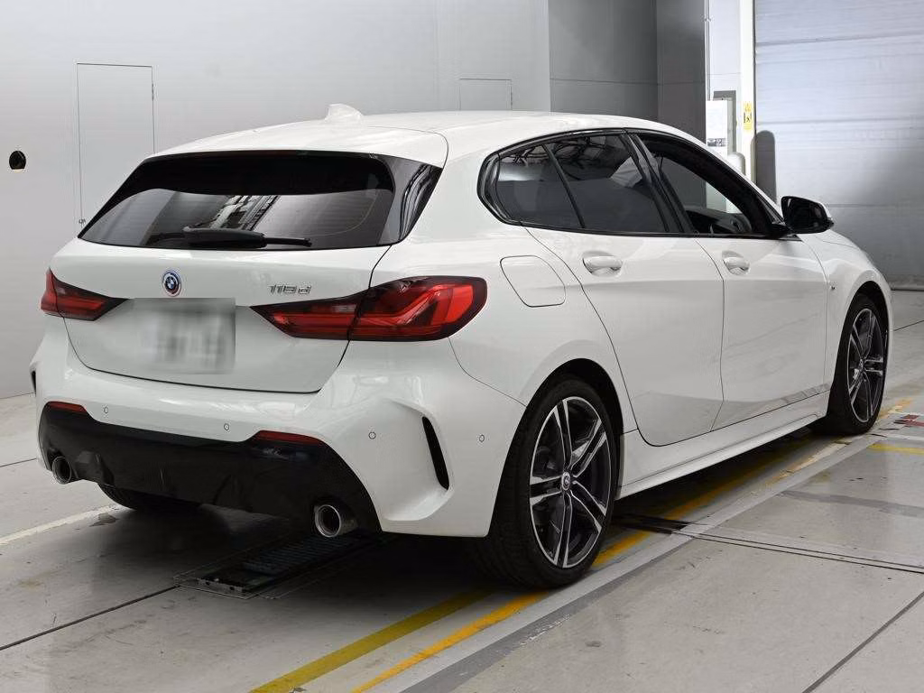 BMW 1-SERIES