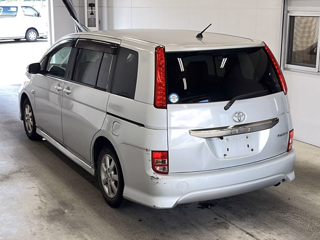 TOYOTA ISIS